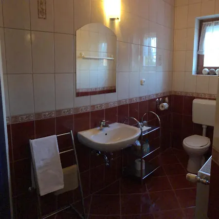 Kristaly Apartmanhaz *