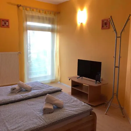 Apartment Kristaly Apartmanhaz Sarvar