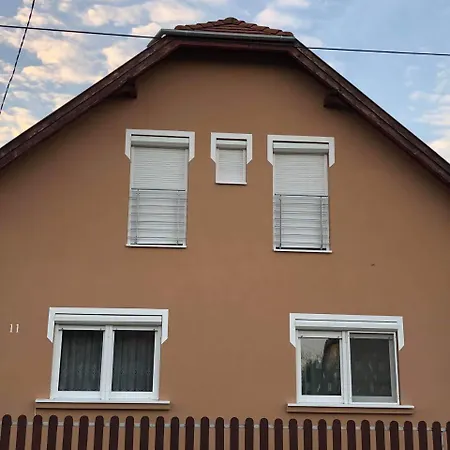 Kristaly Apartmanhaz Apartment *