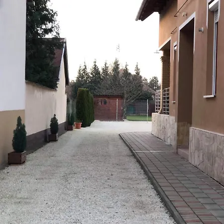 Апартаменты Kristaly Apartmanhaz