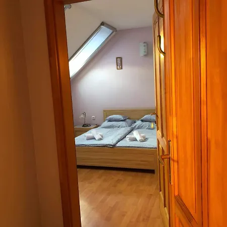 Kristaly Apartmanhaz Apartament *
