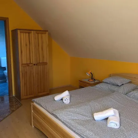 Kristaly Apartmanhaz *