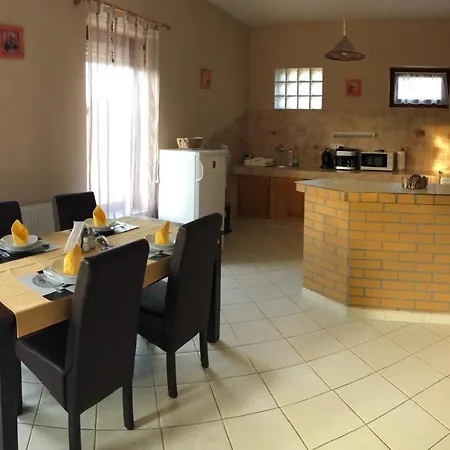 Kristaly Apartmanhaz Apartament *