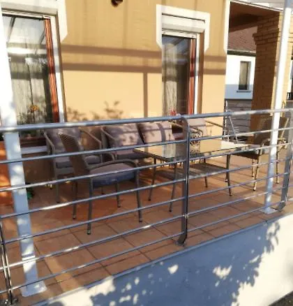 Kristaly Apartmanhaz Шарвар
