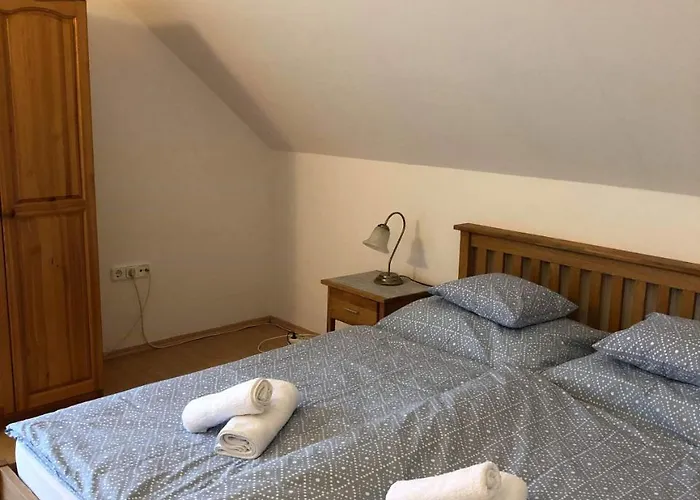 Kristaly Apartmanhaz * Sárvár