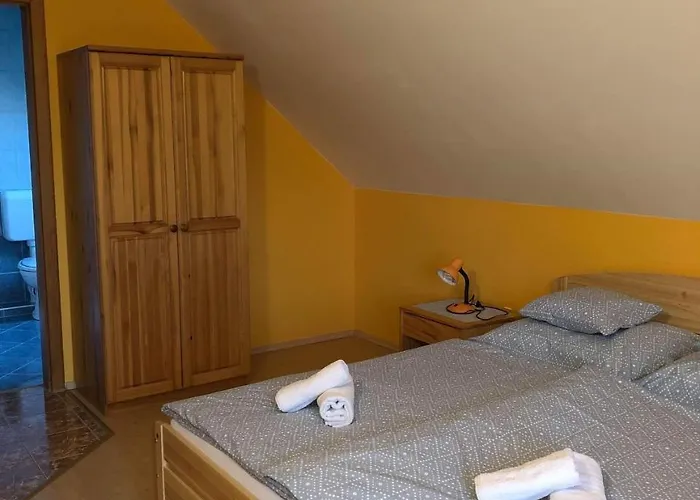 Kristaly Apartmanhaz *